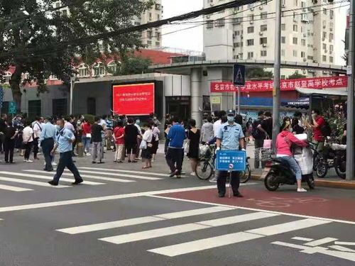 科技賦能城市管理 1100余個路側車位助力中考停車，智慧軟件精準服務